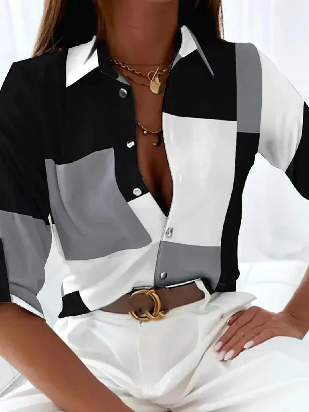 Women’s Blouse | Grid Pattern Cuffed Sleeves