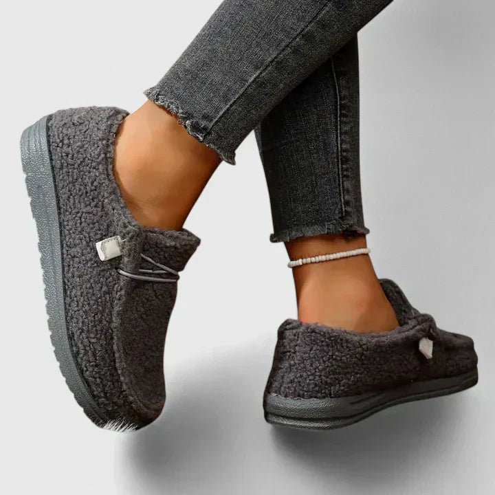 Women's Textured Loafer Slippers with Rounded Toe