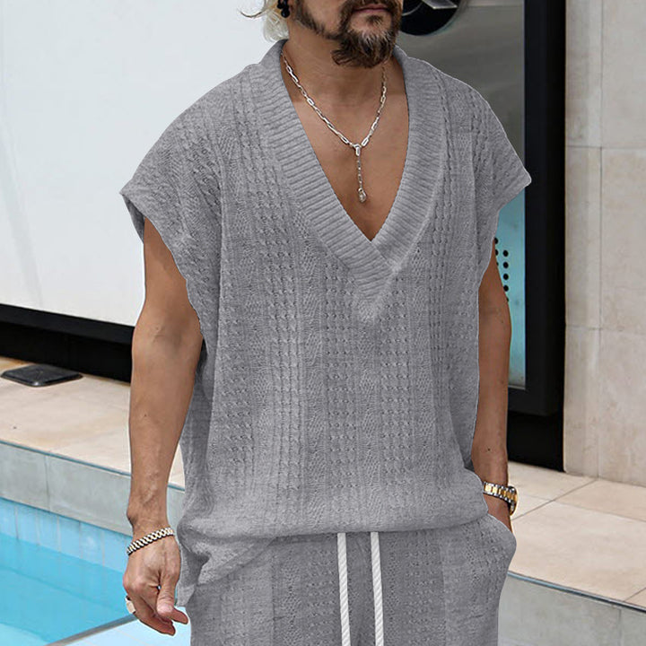 Men's knitted top made of coarse knit with deep V-neck and textured pattern StylebySassy