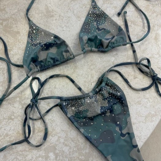 Women's triangle bikini with shimmering details StylebySassy