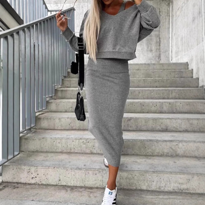 Women's sleeveless fine-knit maxi dress with V-neckline, body-hugging silhouette and stretchy cotton blend StylebySassy