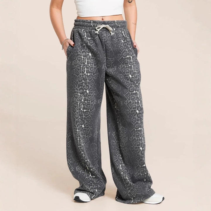 Women's two-piece leisure set with oversized hoodie and loose comfort pants made of brushed sweat with animal print StylebySassy