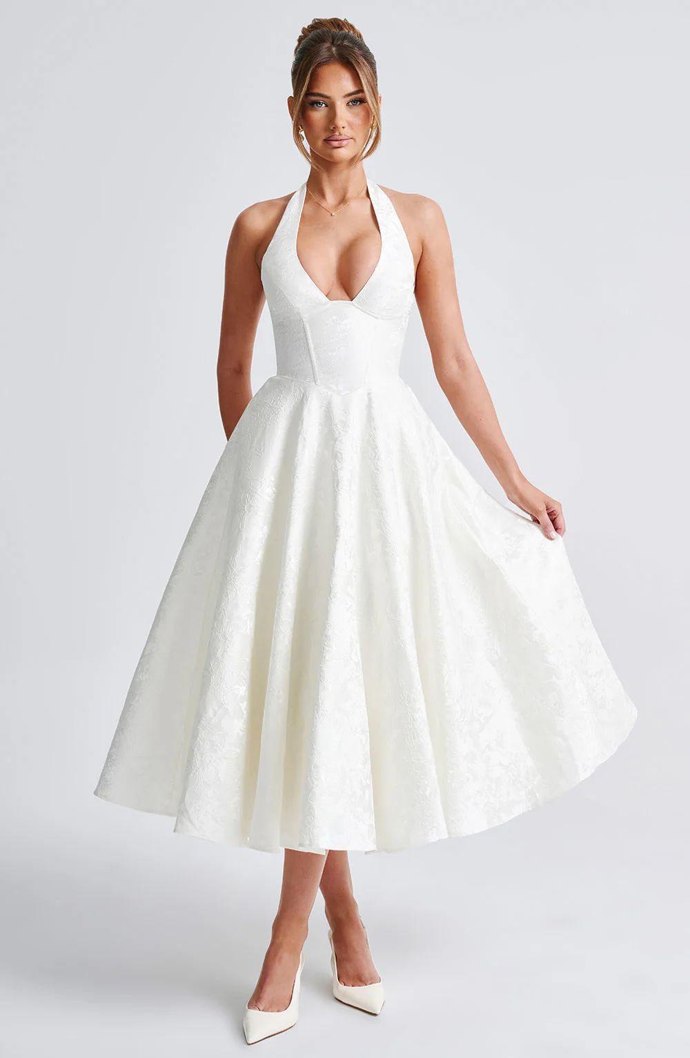 Women's Elegant Halterneck Ball Gown with Flared Skirt StylebySassy