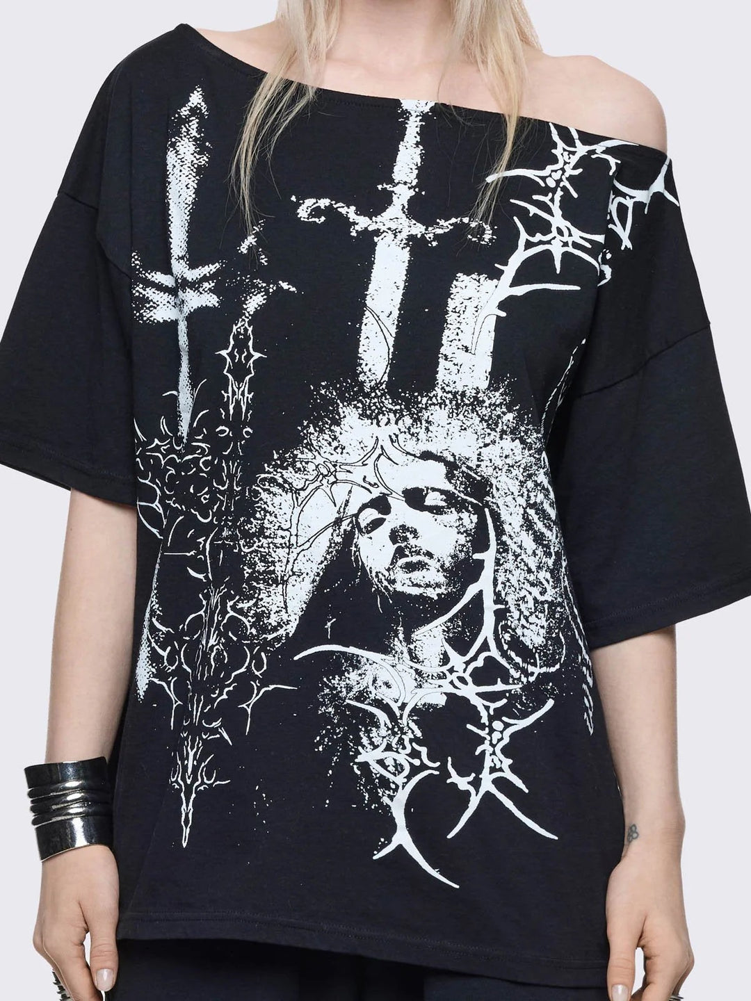 Women's Oversized T-Shirt with Creative Graphic Design StylebySassy