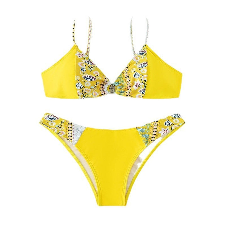 Women's bikini with adjustable straps and refined floral design StylebySassy