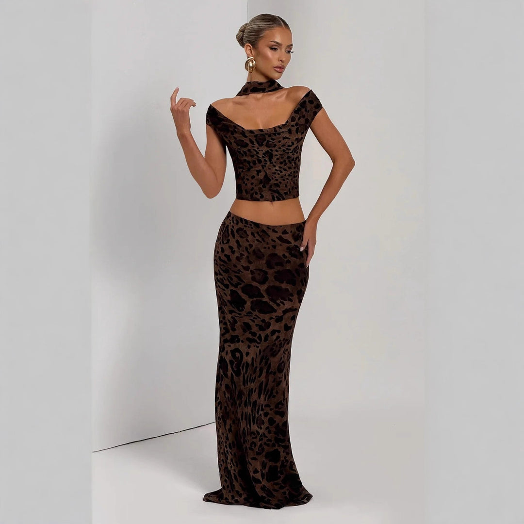 Women's Elegant Set of Crop Top and Maxi Skirt with Leopard Print StylebySassy