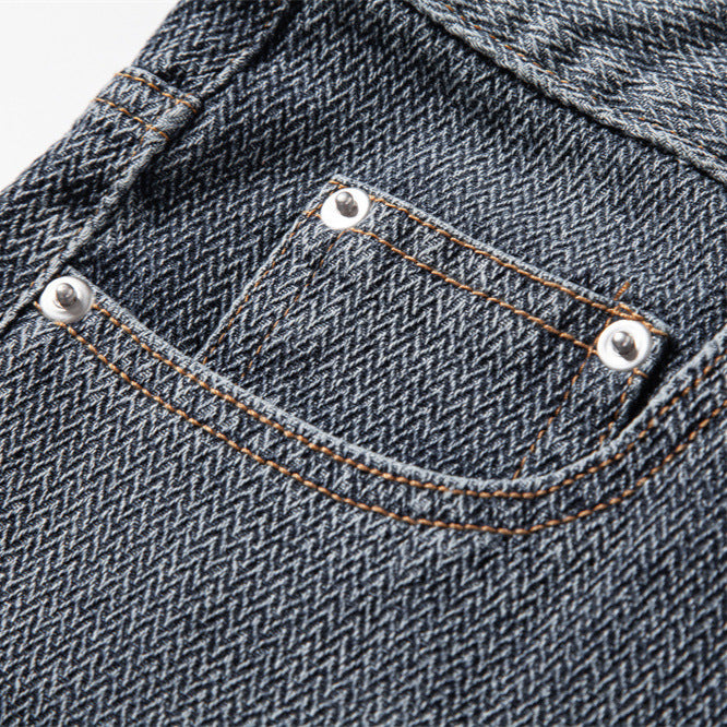 Men's denim shorts with turn-up, mid-rise waistband and classic pocket configuration StylebySassy