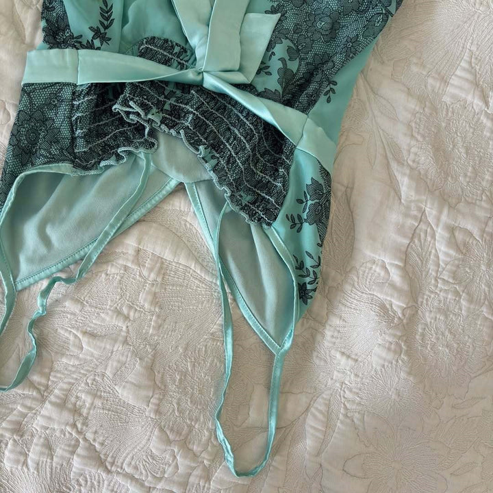 Ladies delicate lace lingerie set StylebySassy