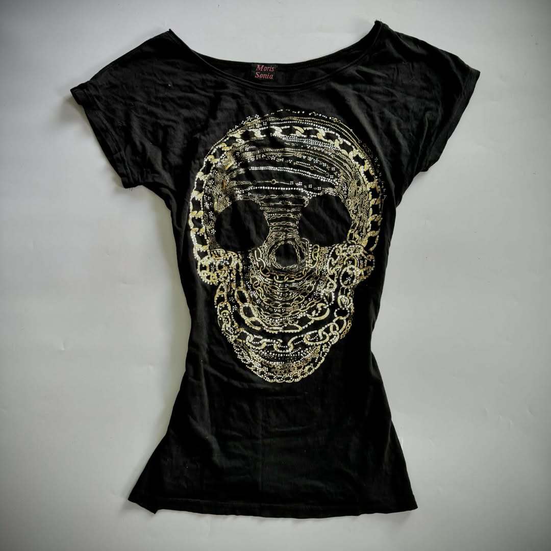 Women’s T-shirt with stylish skeleton design and glitter accents StylebySassy