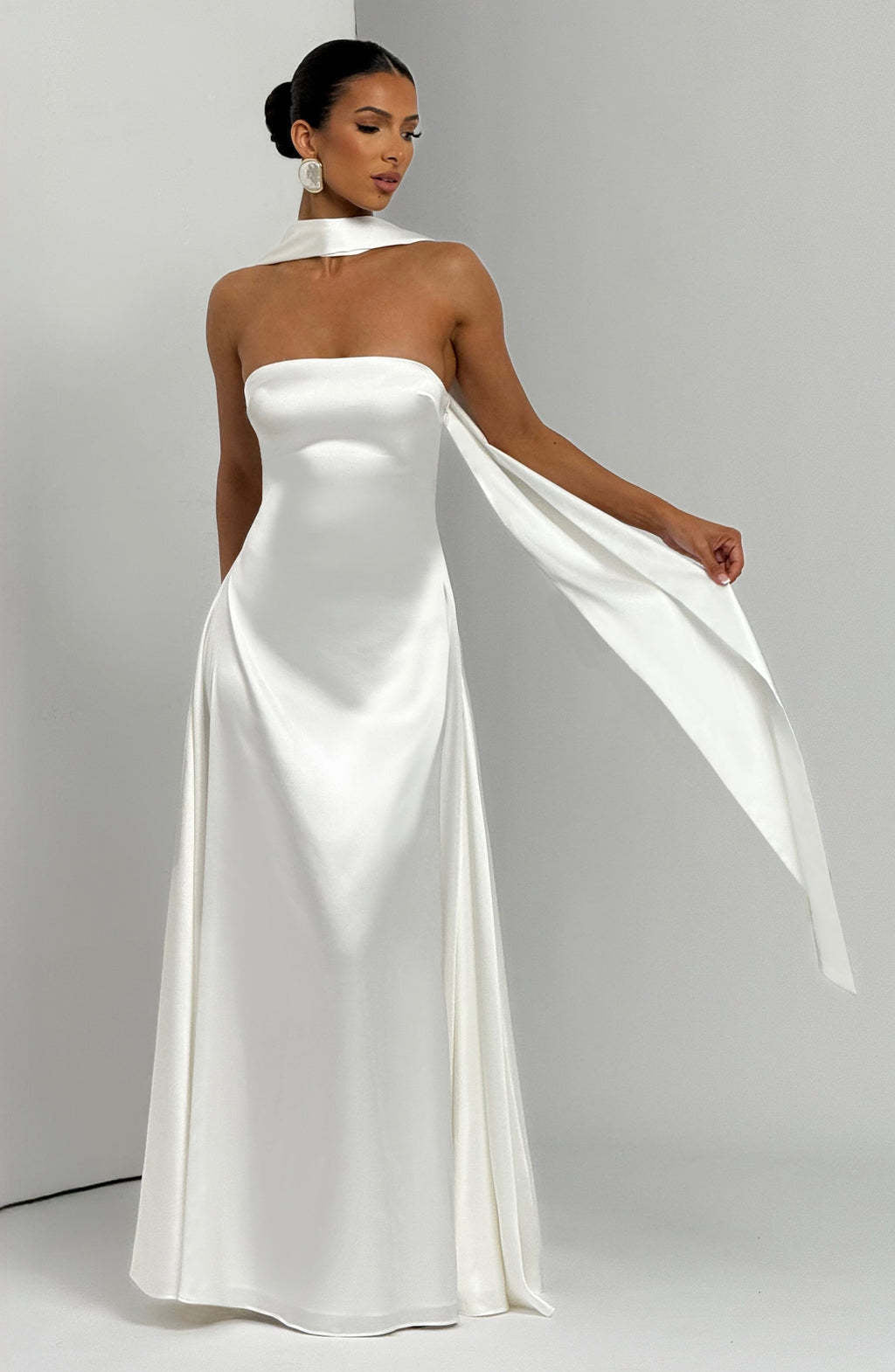 Women Elegant and stylish long sleeve evening dress StylebySassy