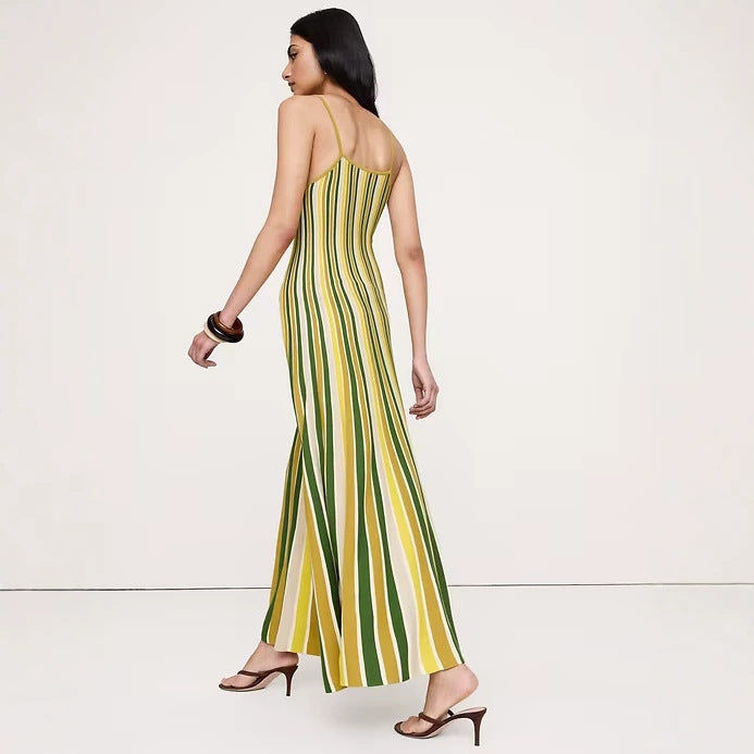 Ladies' elegant maxi dress in slip style with spaghetti straps, fitted cut and wide hem StylebySassy