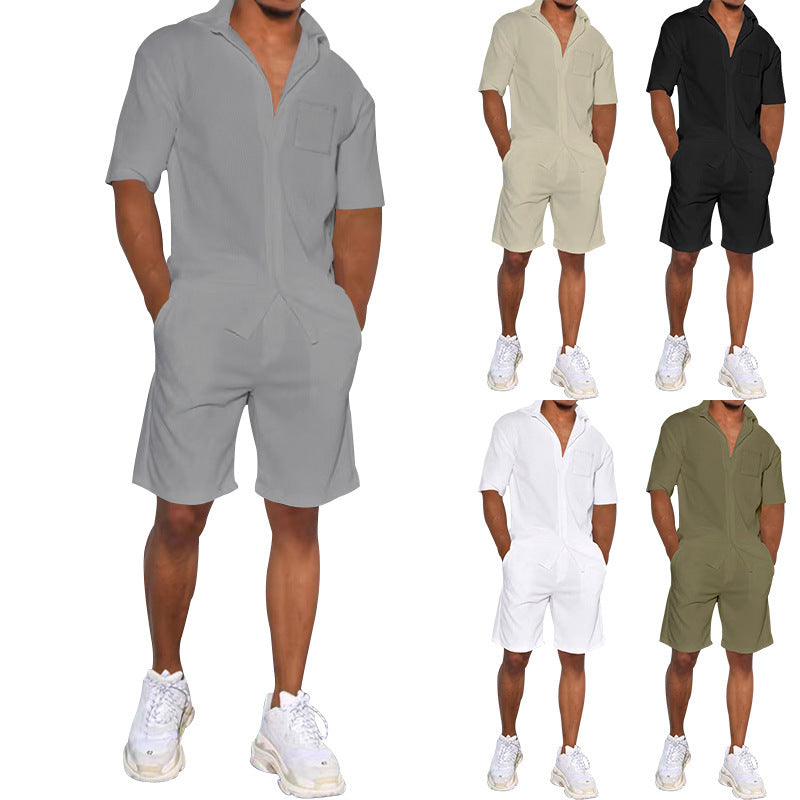 Men's holiday-inspired short-sleeve lapel shirt and Bermuda combination in a relaxed fit made of lightweight cotton blend StylebySassy