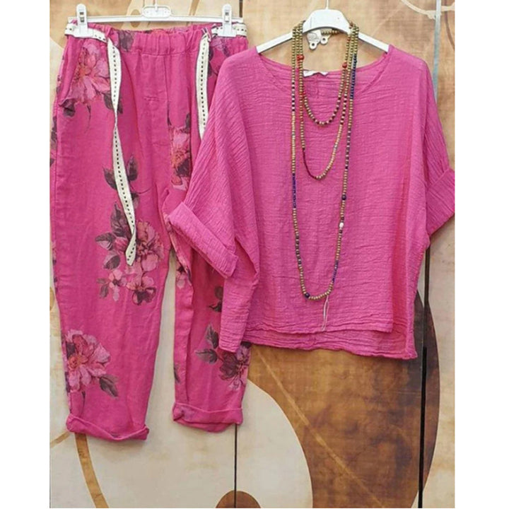 Women's lightweight crinkle two-piece set with loose U-neck top and floral printed jogger pants StylebySassy