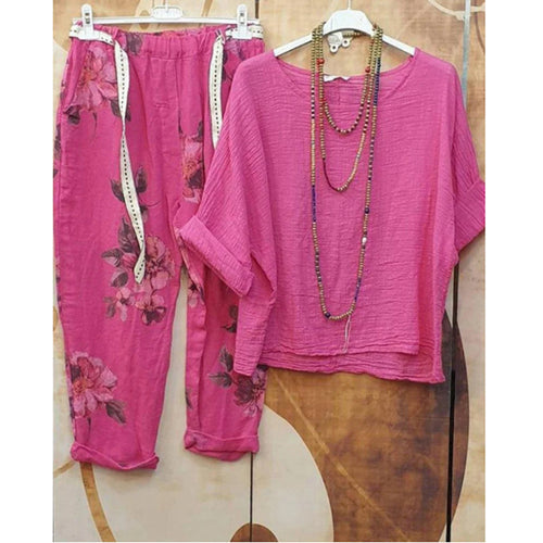 Women's lightweight crinkle two-piece set with loose U-neck top and floral printed jogger pants StylebySassy