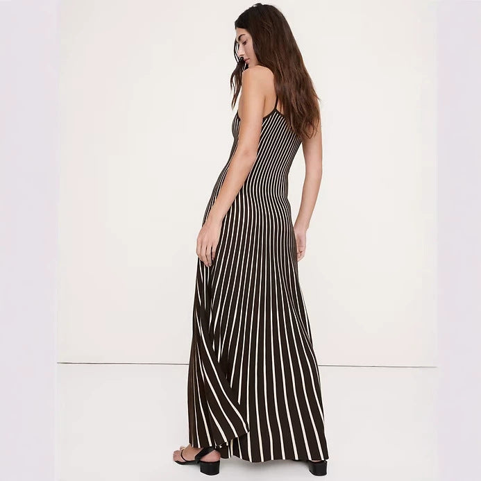 Ladies' elegant maxi dress in slip style with spaghetti straps, fitted cut and wide hem StylebySassy