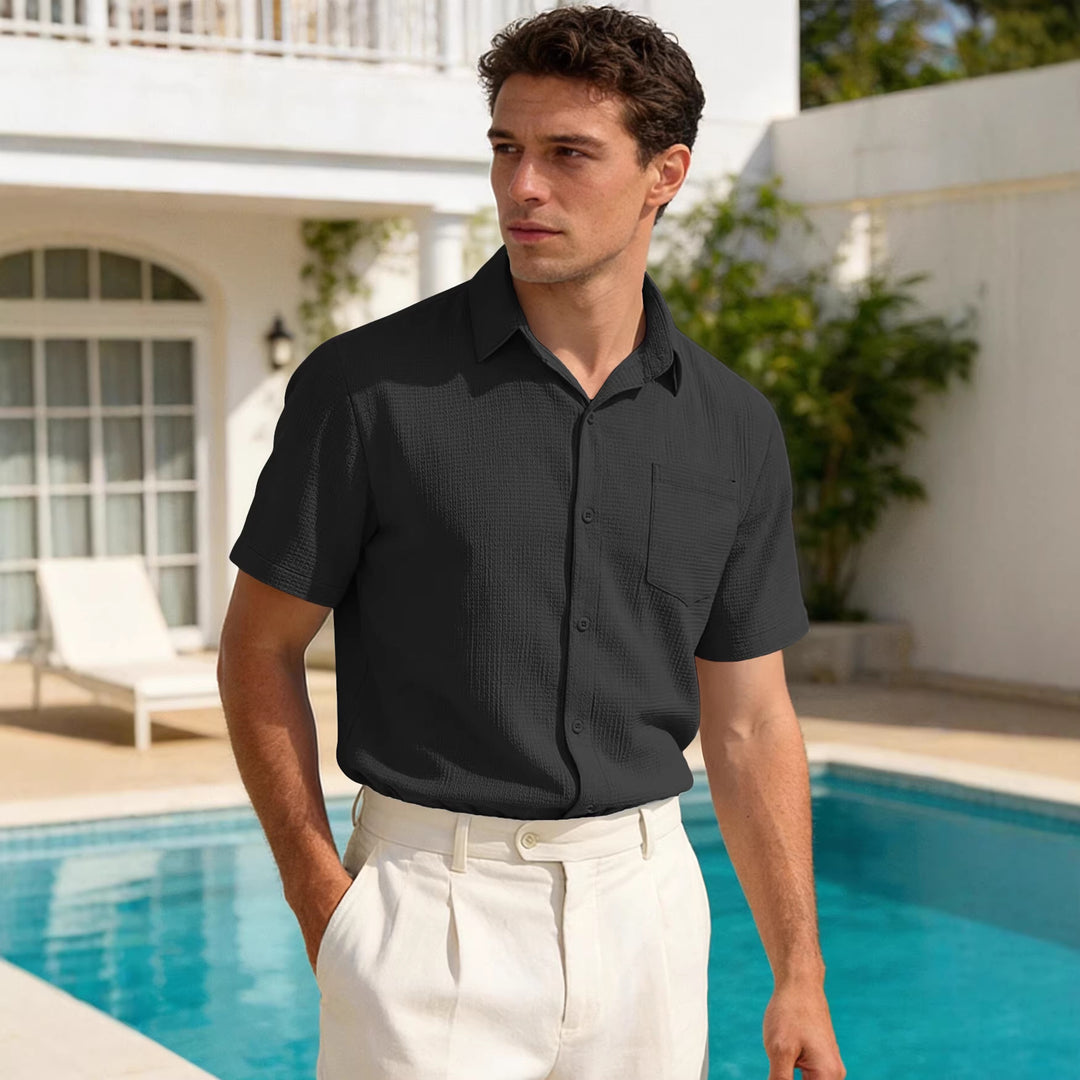 Men's short-sleeve shirt in textured cotton yarn look with Kent collar and applied breast pocket StylebySassy