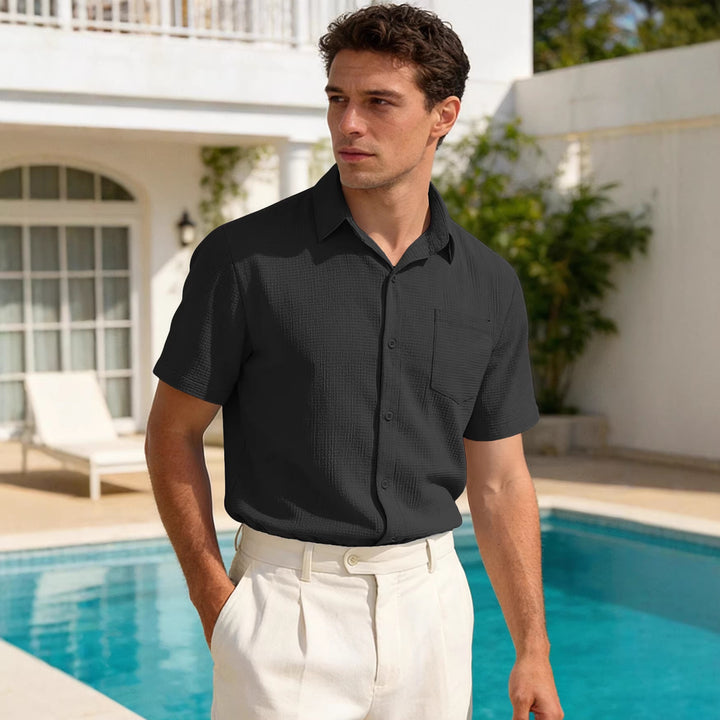Men's short-sleeve shirt in textured cotton yarn look with Kent collar and applied breast pocket StylebySassy