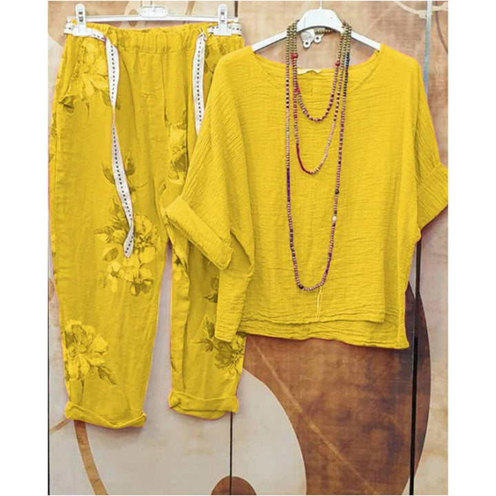Women's lightweight crinkle two-piece set with loose U-neck top and floral printed jogger pants StylebySassy