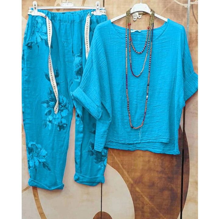 Women's lightweight crinkle two-piece set with loose U-neck top and floral printed jogger pants StylebySassy