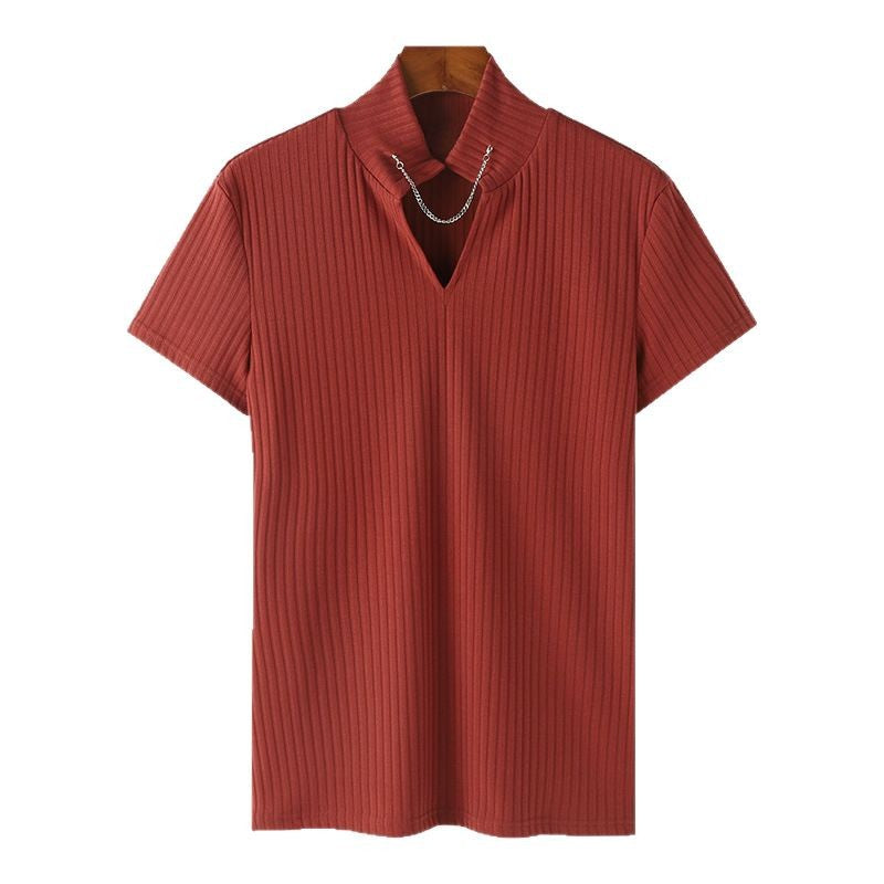 Women's slightly ribbed short-sleeve top with stand-up collar, V-neck and decorative chain StylebySassy