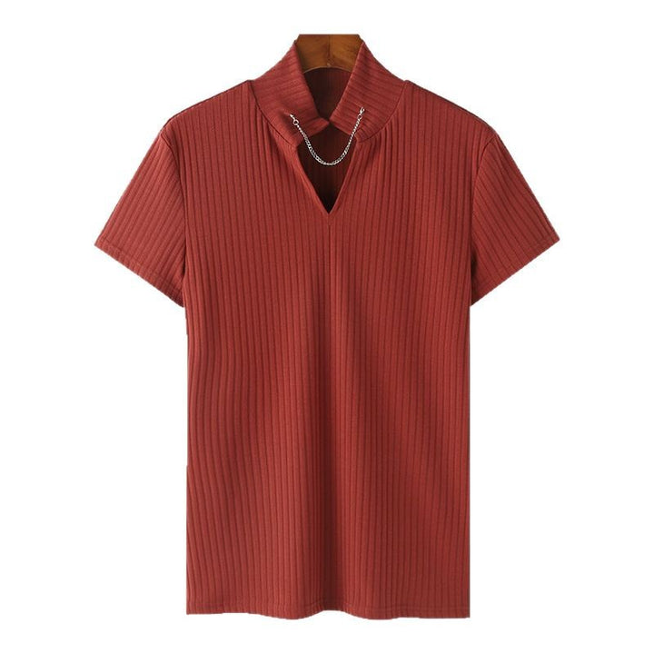 Women's slightly ribbed short-sleeve top with stand-up collar, V-neck and decorative chain StylebySassy