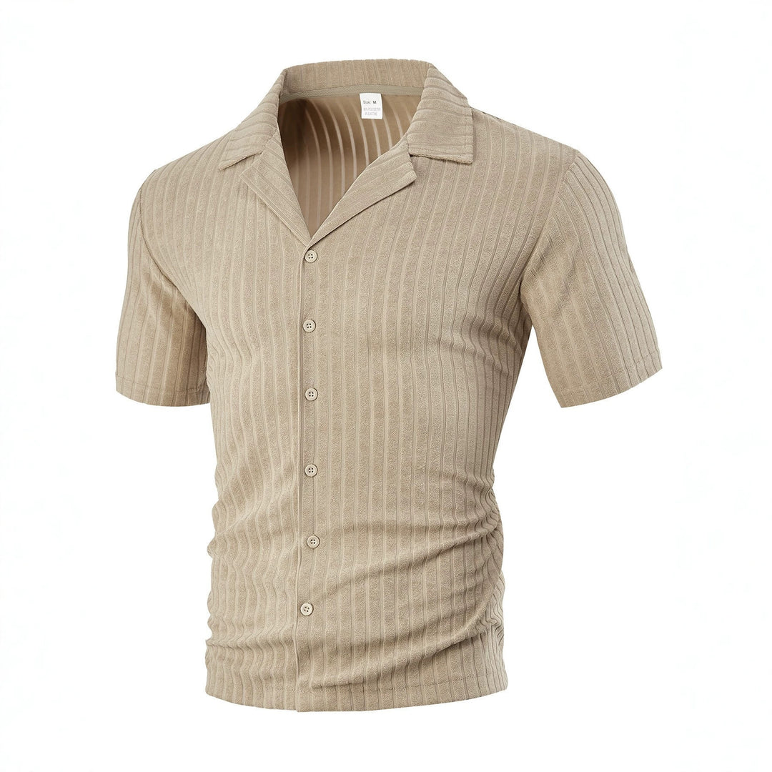 Men's fine ribbed short-sleeve knitted shirt with notch collar and full-button placket StylebySassy