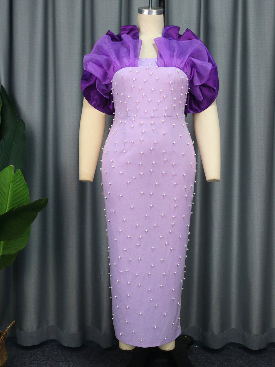 Women Elegant Body-Hugging Dress with Puff Sleeves and Pearl Decorations StylebySassy