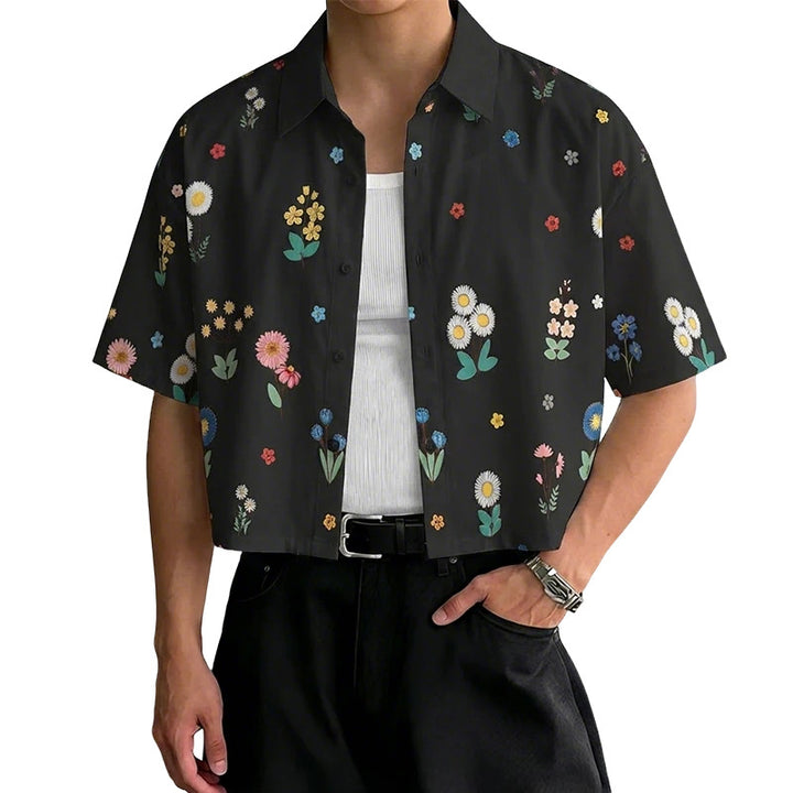 Women's loosely cut short sleeve shirt blouse with floral all-over print, shirt collar and short hem StylebySassy