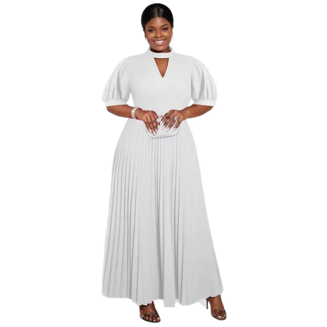 Ladies Elegant Maxi Dress with Pleated Skirt and Keyhole Neckline StylebySassy