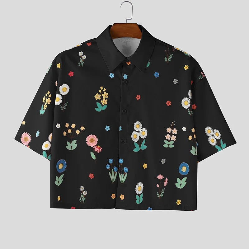 Women's loosely cut short sleeve shirt blouse with floral all-over print, shirt collar and short hem StylebySassy