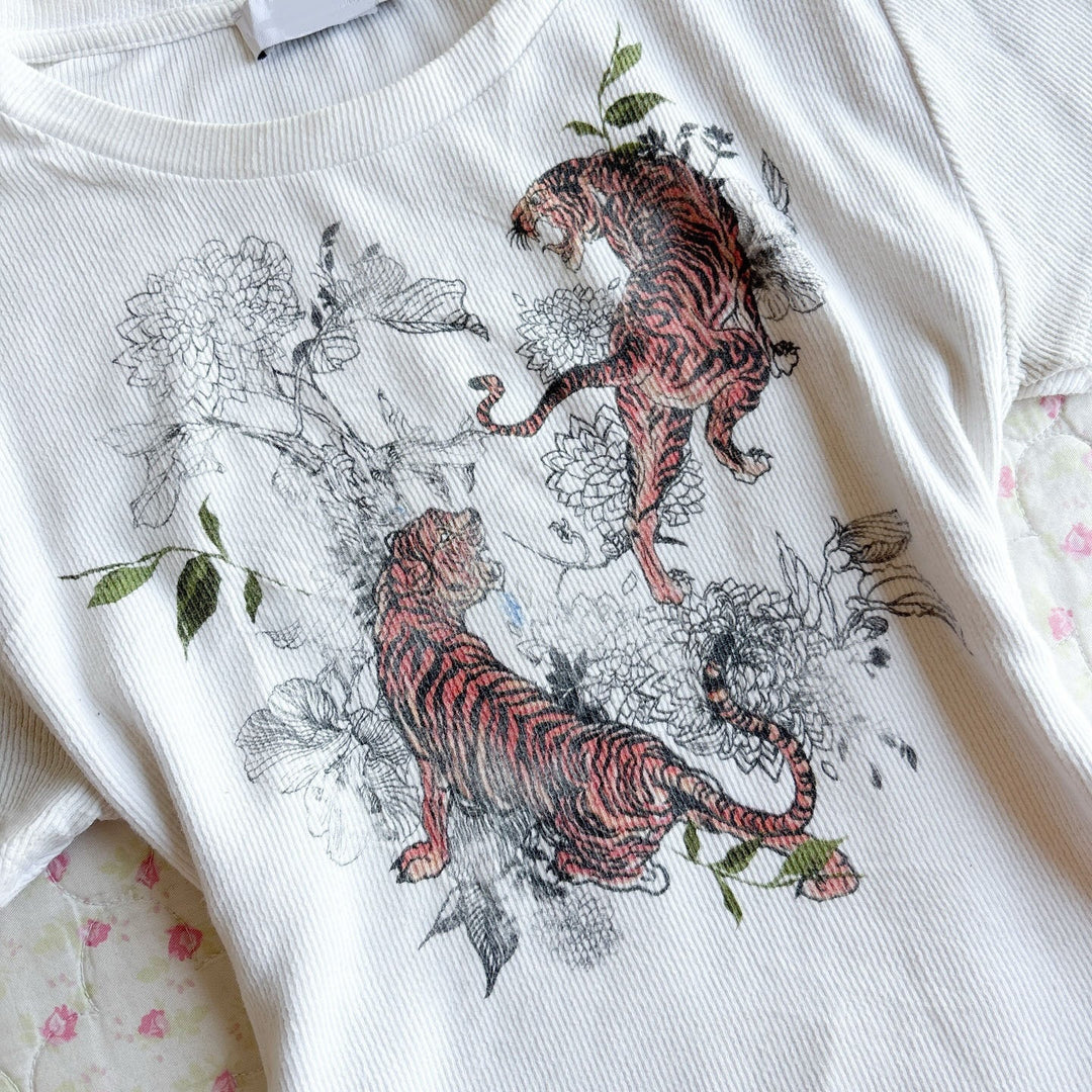 Women's T-Shirt with Creative Tiger Design StylebySassy
