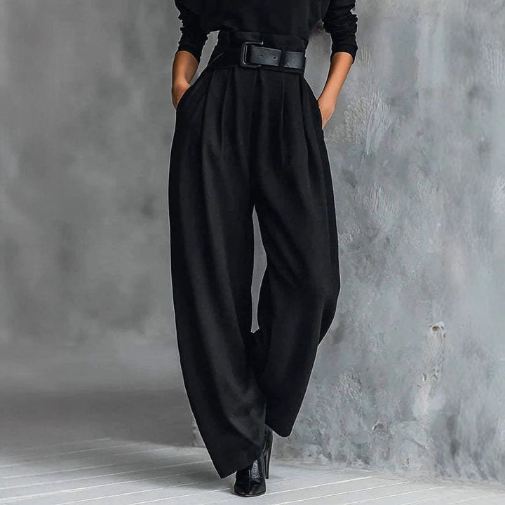 Ladies high-cut elegant pleated trousers with wide leg and roll-neck fine-knit top StylebySassy