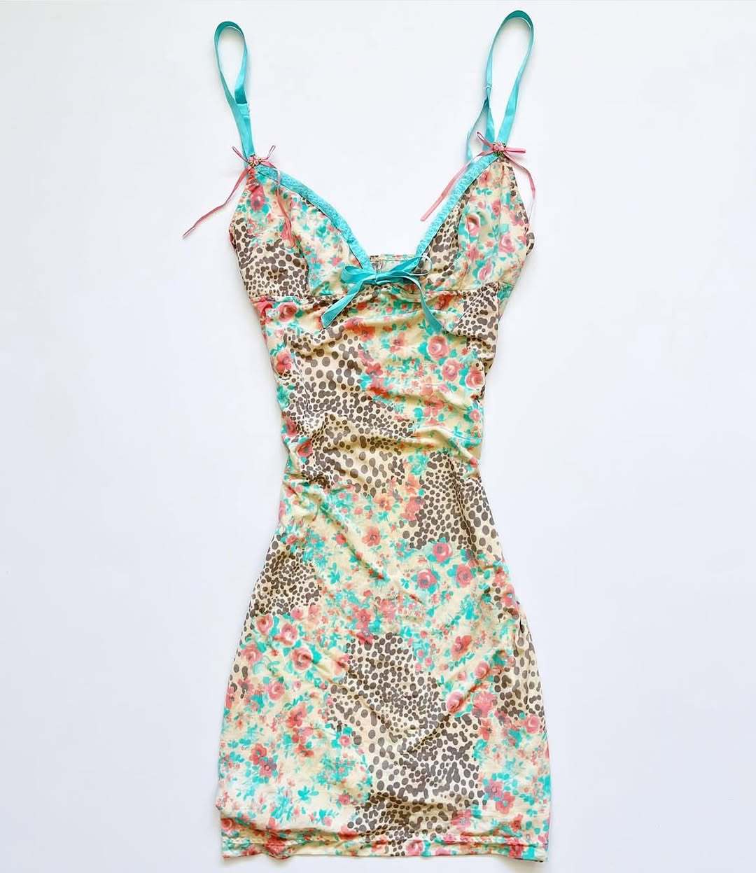 Ladies seductive nightgown in floral design StylebySassy