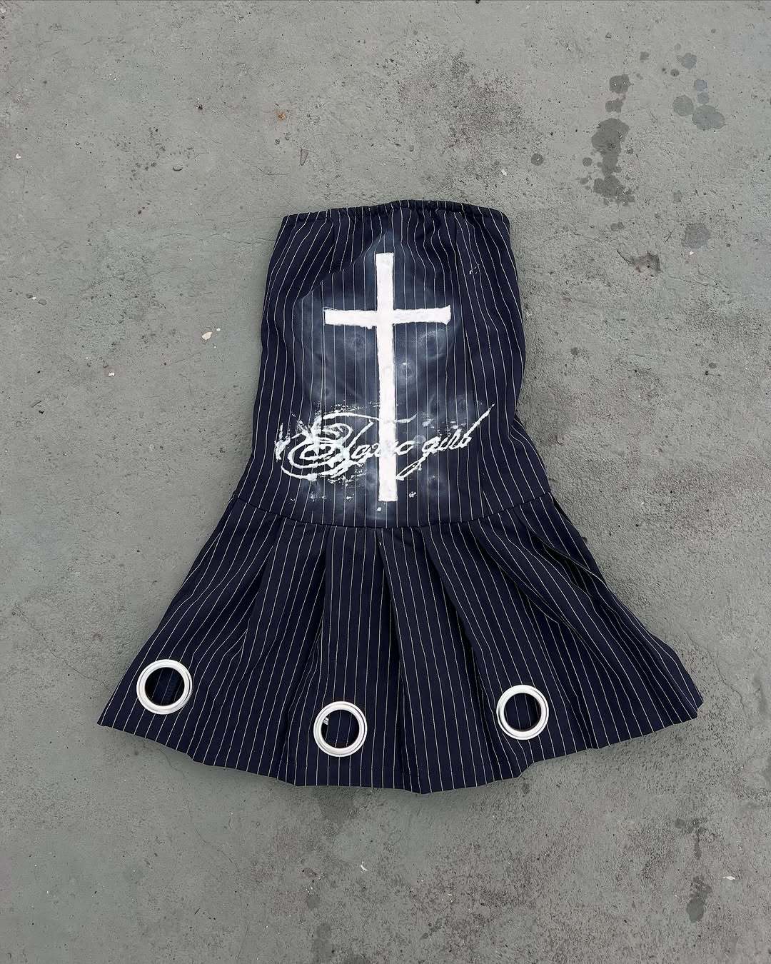 Ladies Fashion Pleated Skirt with Graphic Elements StylebySassy