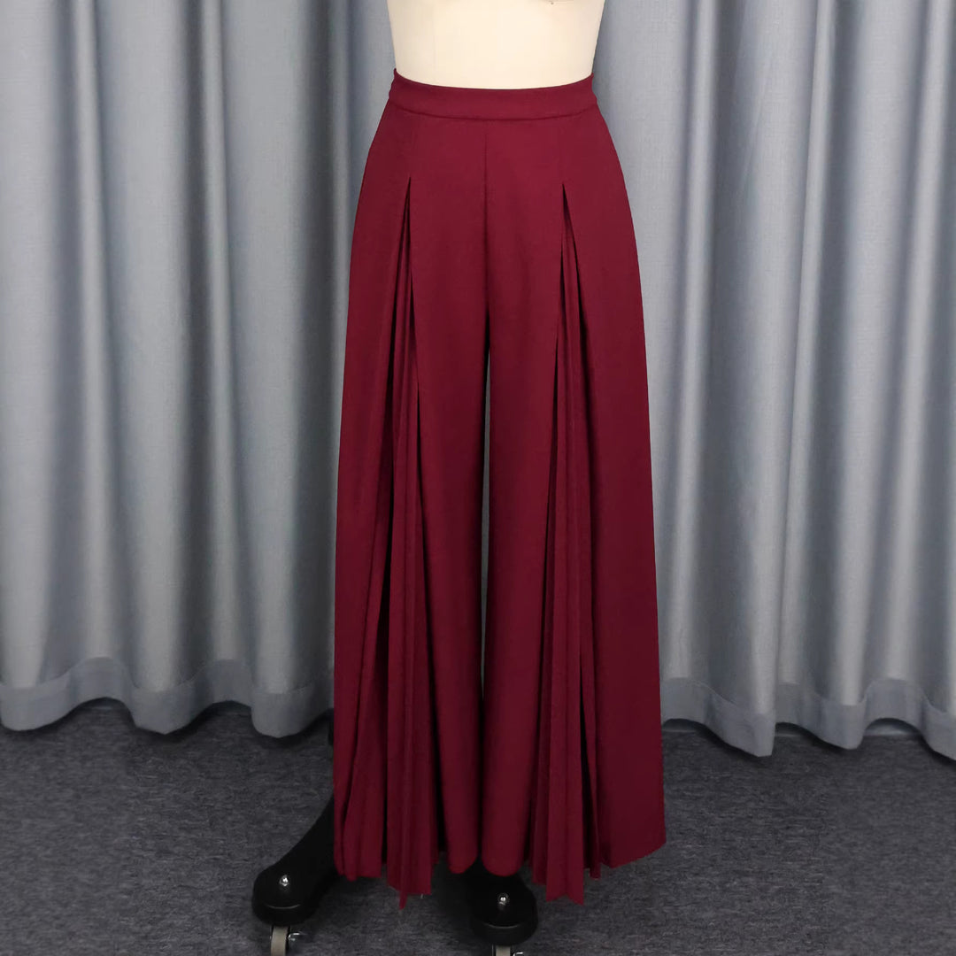 Women's pleated trousers with high waistband and elegant draping