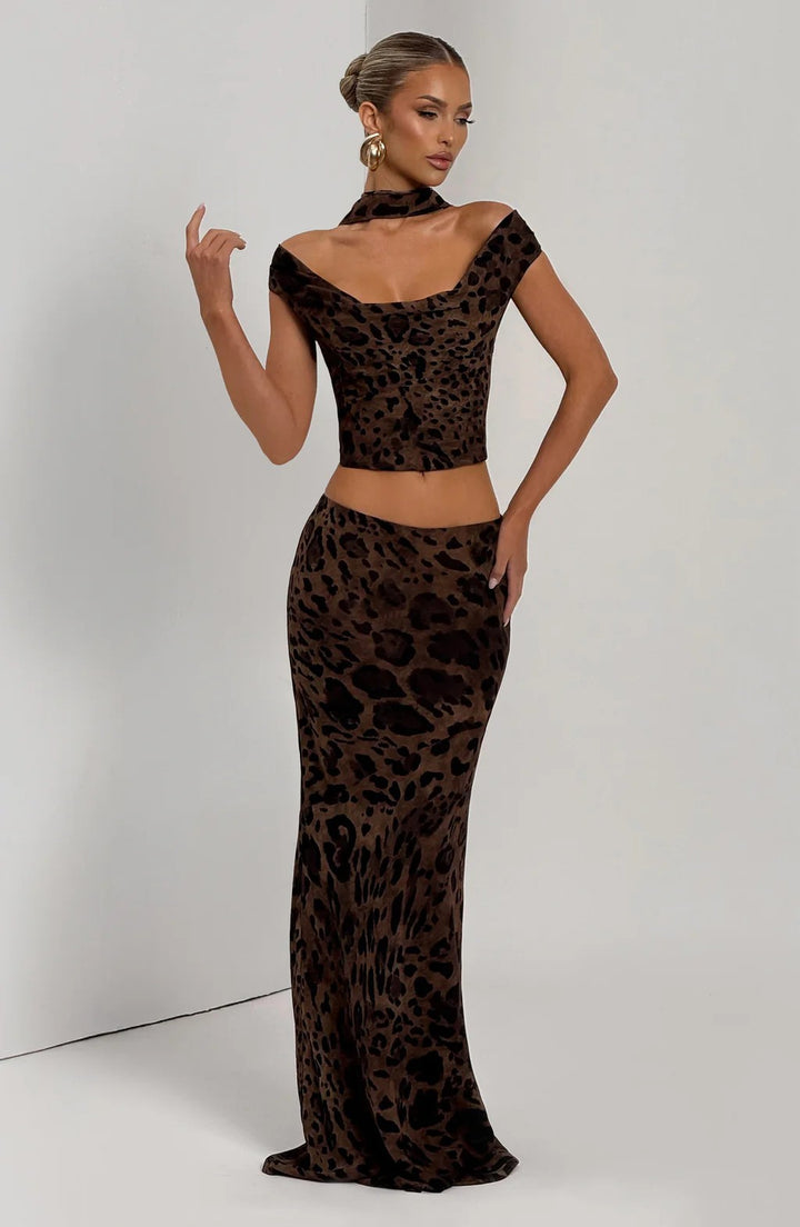 Women's Elegant Set of Crop Top and Maxi Skirt with Leopard Print StylebySassy