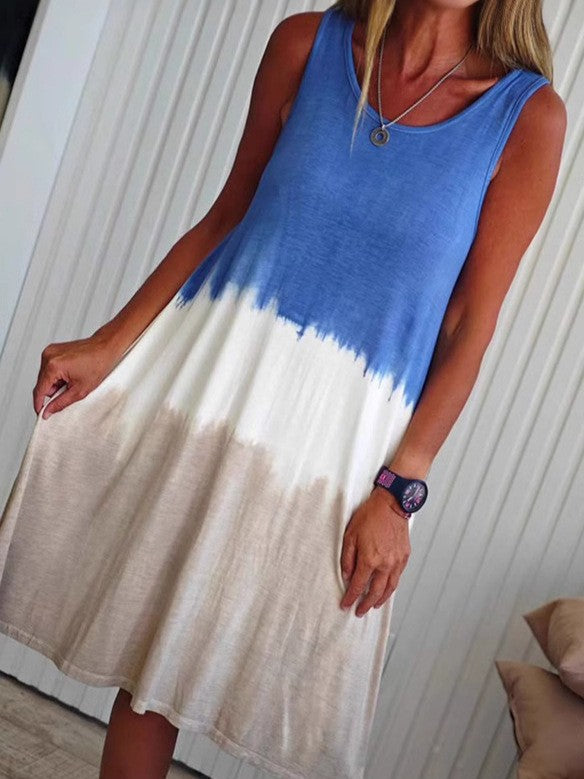 Women's sleeveless swing dress made of soft jersey with flowing color transition and flared silhouette StylebySassy
