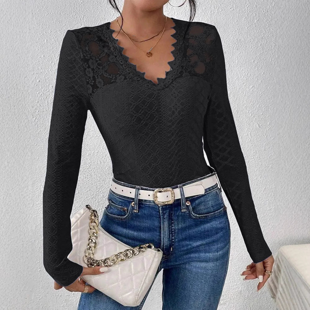 Ladies form-fitting lace long-sleeve shirt with jagged V-neck StylebySassy