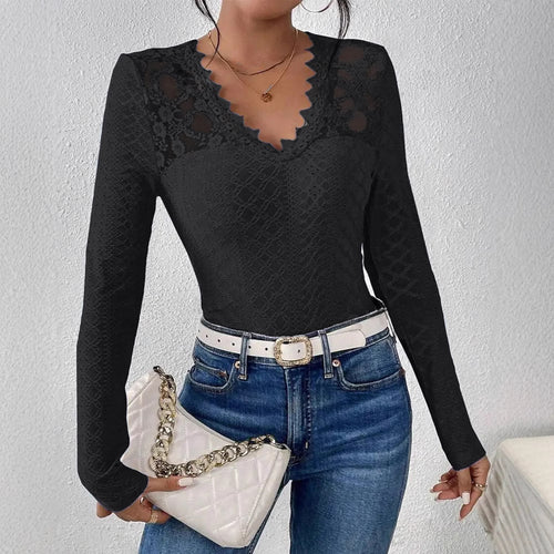 Ladies form-fitting lace long-sleeve shirt with jagged V-neck StylebySassy