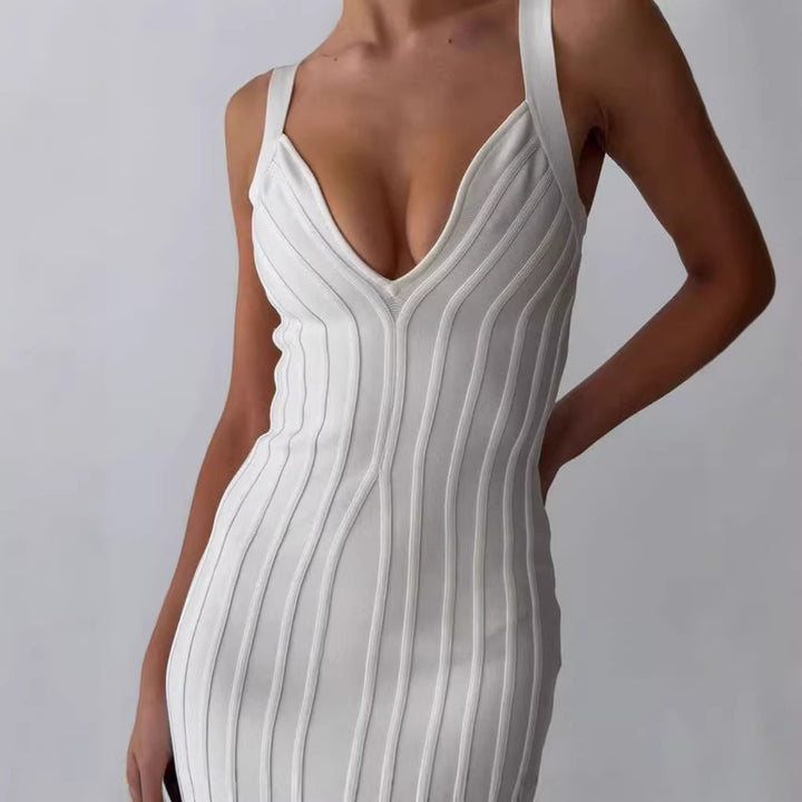 Women Figur-hugging Maxi Dress with Deep V-neck StylebySassy