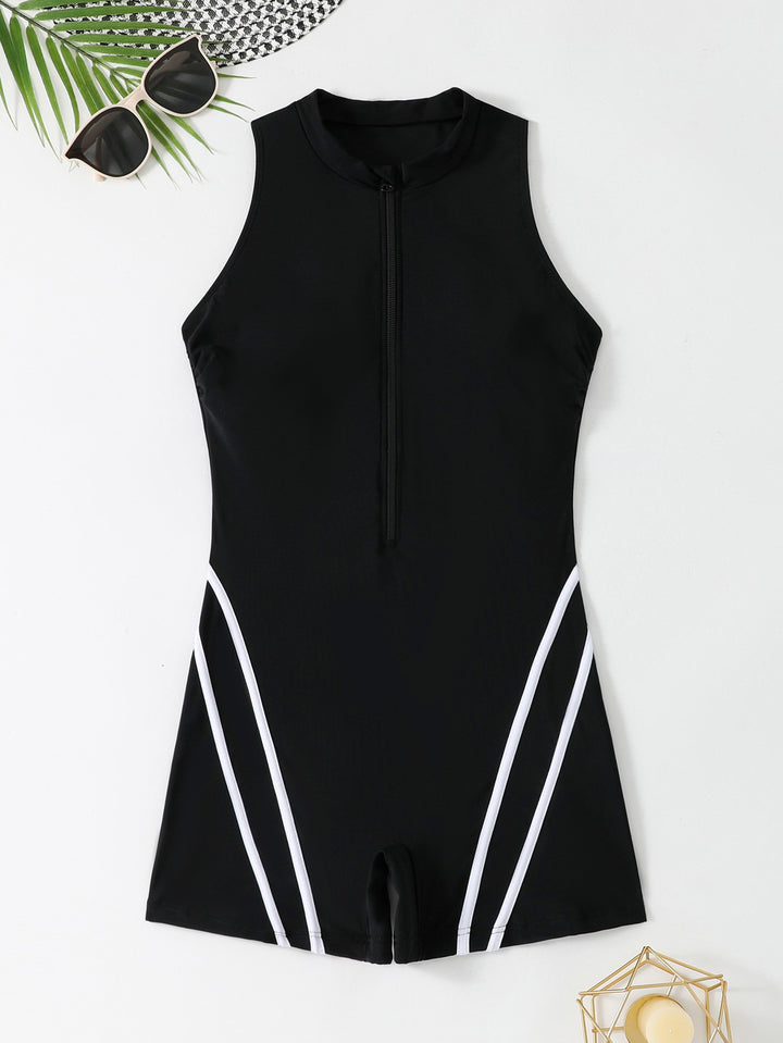 Women's sporty jumpsuit with zipper and figure-hugging cut StylebySassy