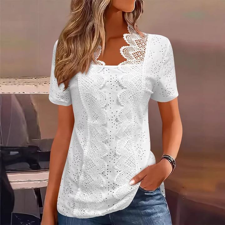 Ladies nan Lochstickerei blouse with lace yoke and square neckline StylebySassy