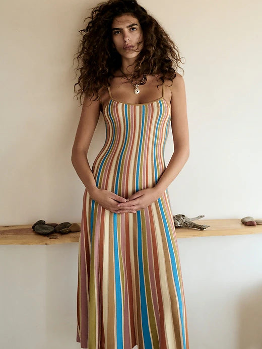 Ladies' elegant maxi dress in slip style with spaghetti straps, fitted cut and wide hem StylebySassy