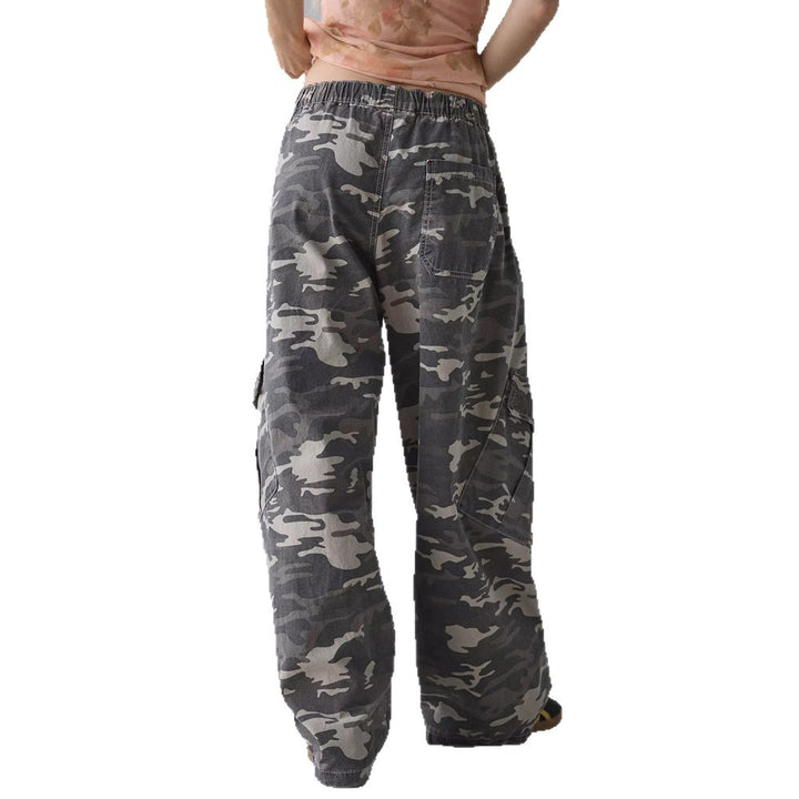Women's wide cargo pants with elastic waistband and applied flap pockets StylebySassy