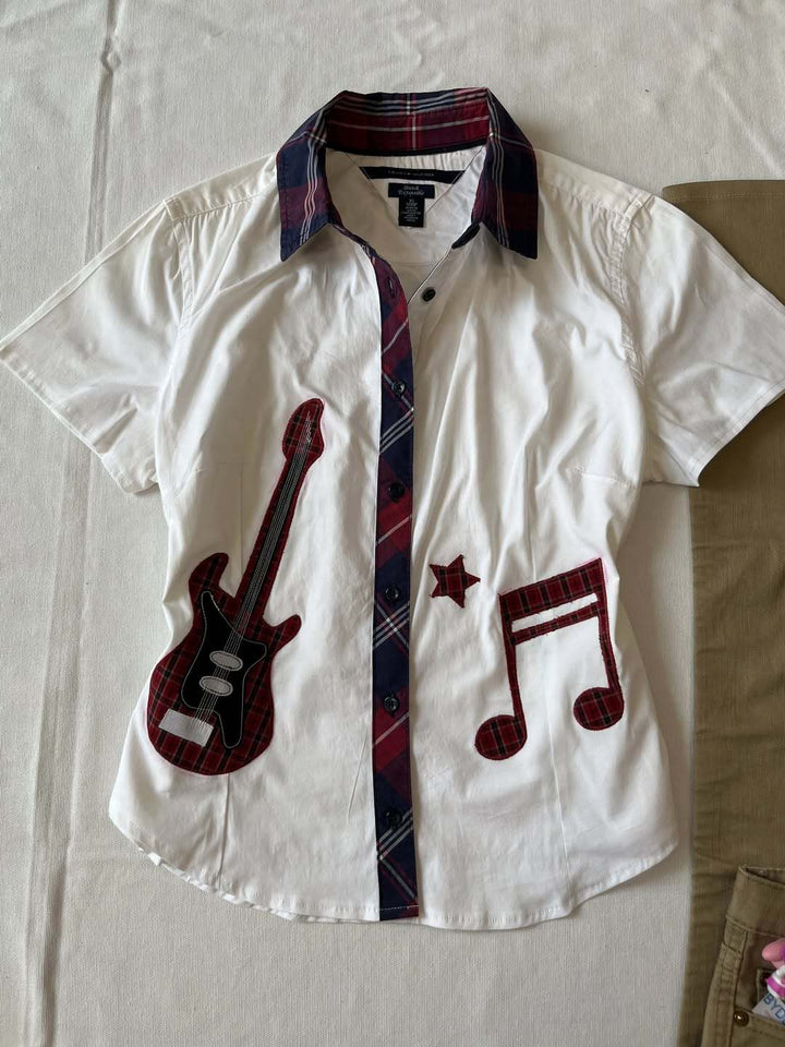 Women's short-sleeve shirt with musical print StylebySassy