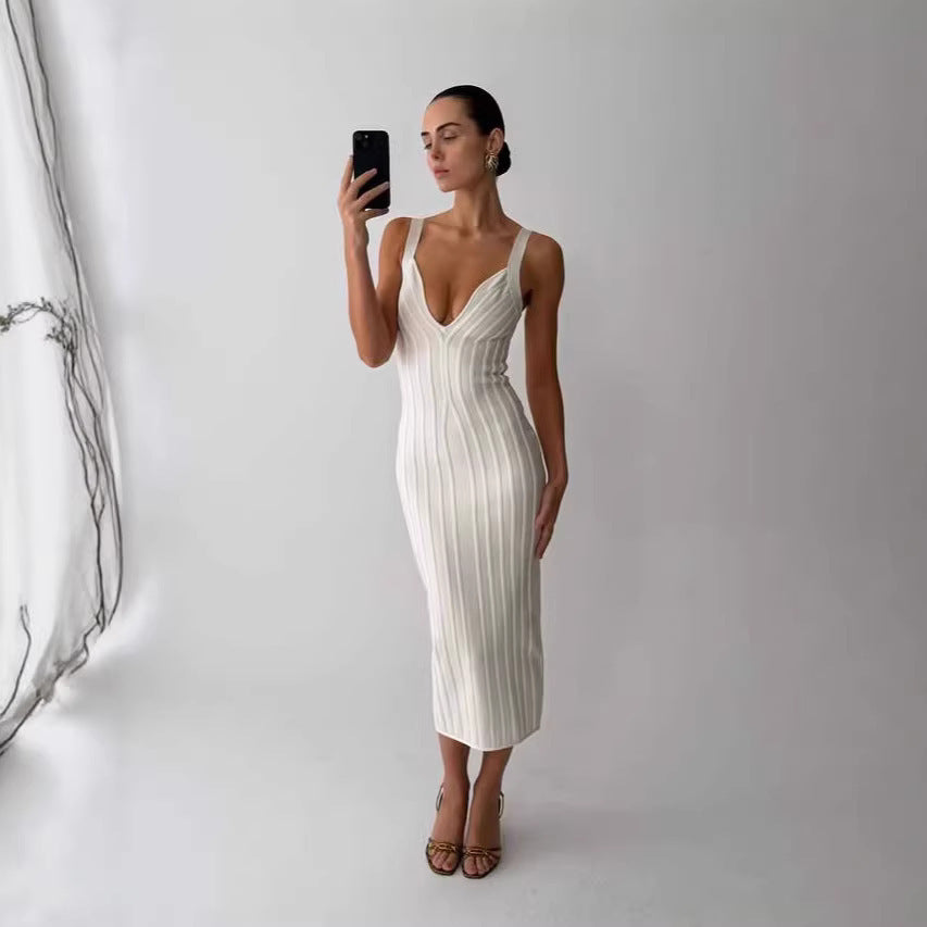 Women Figur-hugging Maxi Dress with Deep V-neck StylebySassy