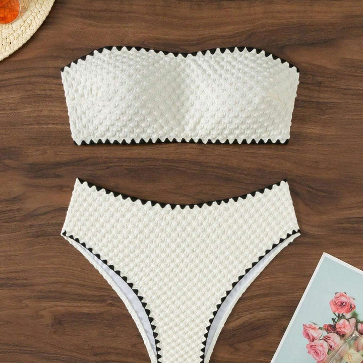 Women's bandeau bikini with structured surface StylebySassy
