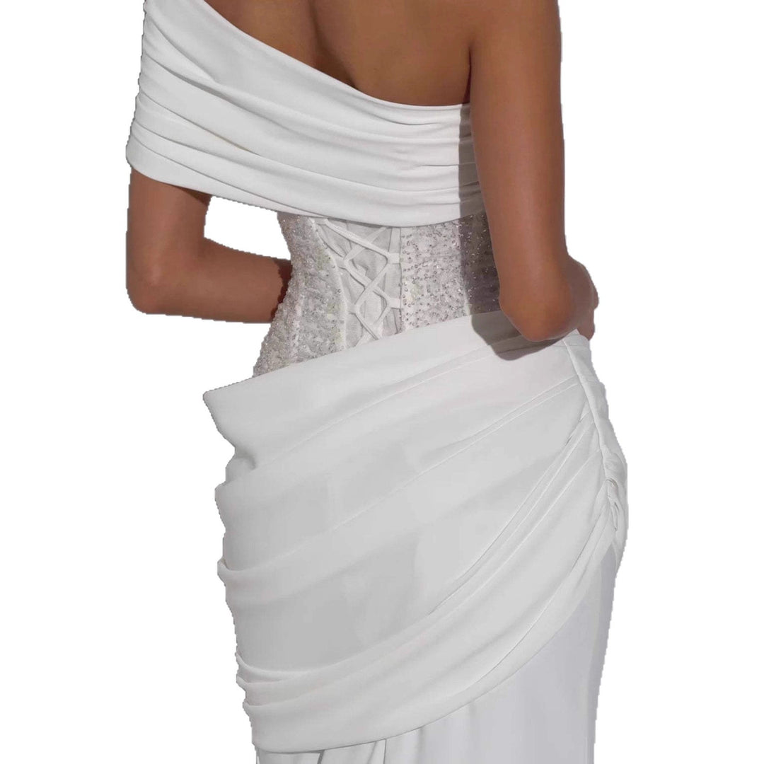 Women's Elegant and Figure-hugging Evening Dress with Asymmetrical Neckline StylebySassy