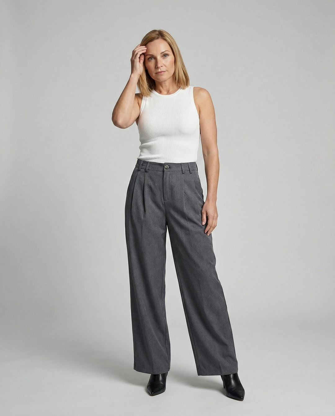 Leisurewear Women's Pleated Trousers Wide