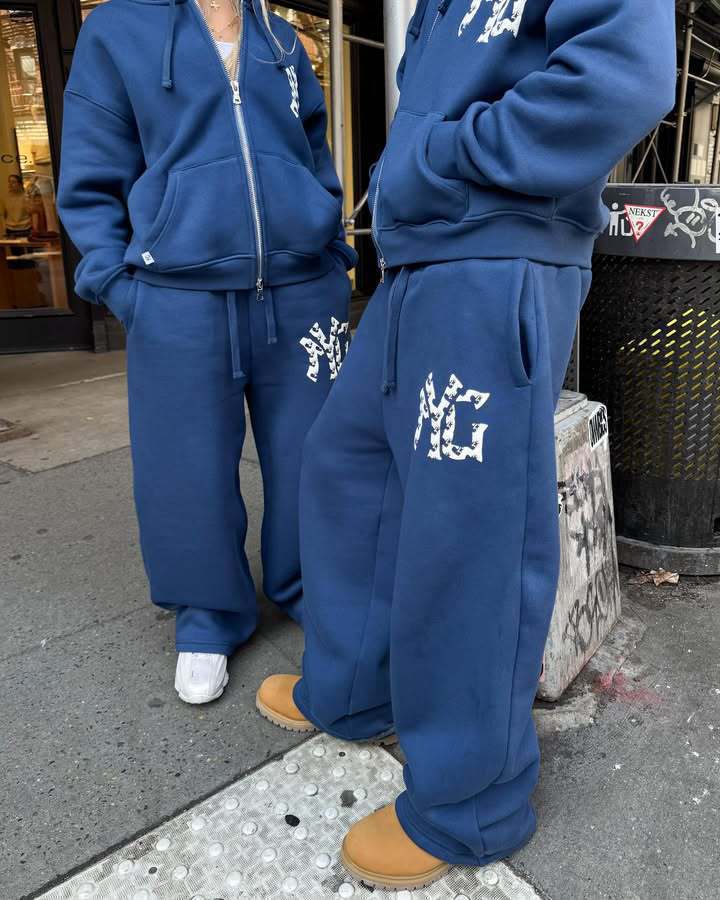 Unisex oversized hooded sweatshirt jacket with two-way zipper and logo application StylebySassy